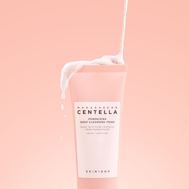 MADAGASCAR CENTELLA POREMIZING DEEP CLEANSING FOAM 125ML